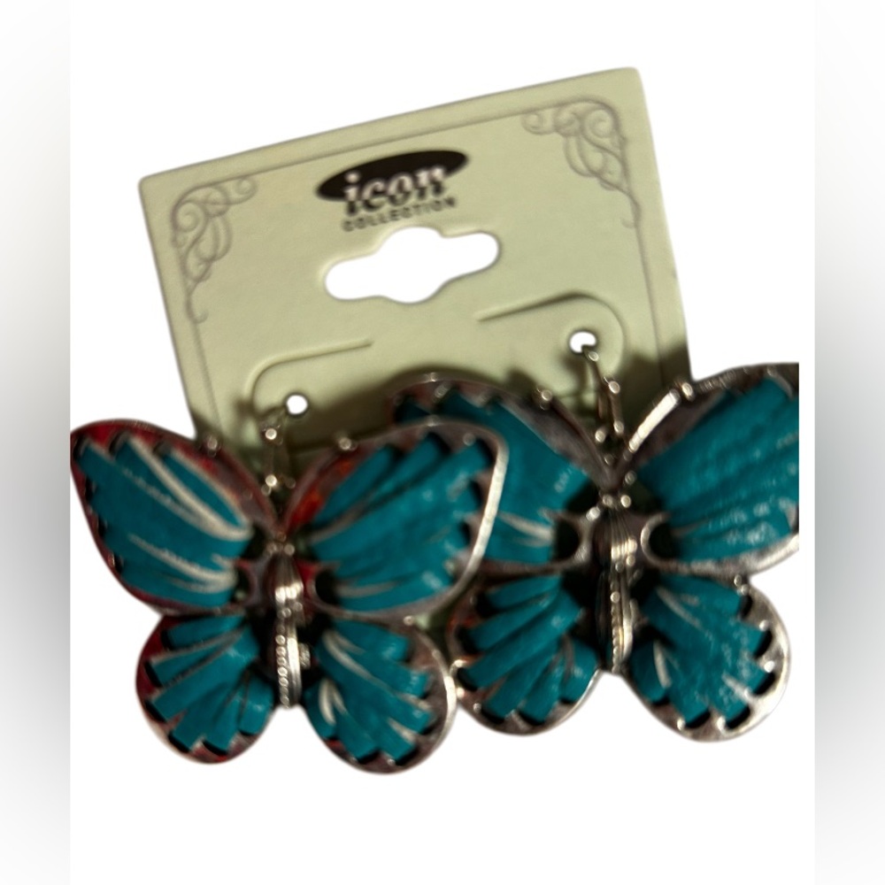 Turquoise wrapped butterflies 🦋 framed dangle earrings.